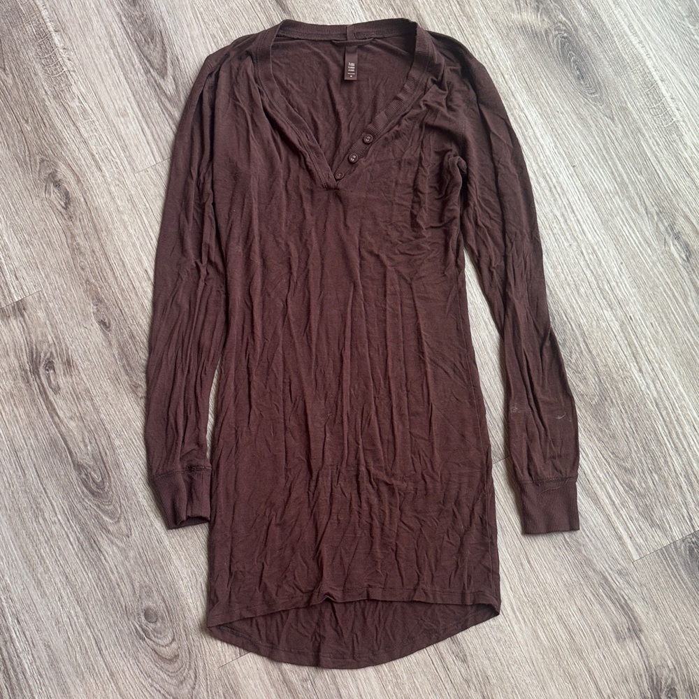 SKIMS Brown Long Sleeve Pajama Top